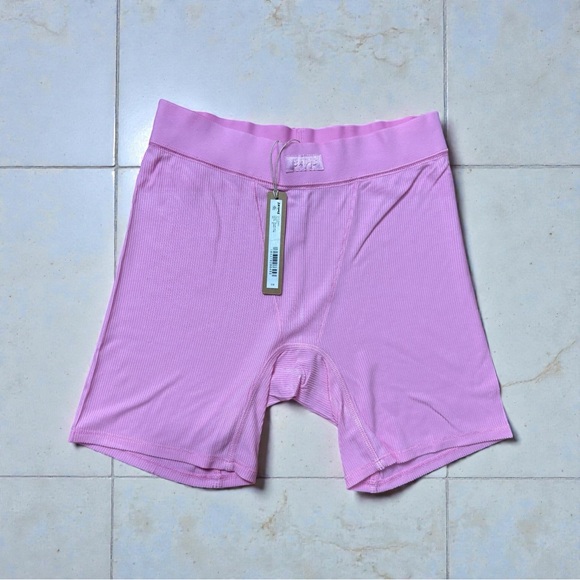 🍬 SKIMS Soft Lounge Rib Boxer |  Bubble Gum | XS | NWT 🍬 - Picture 5 of 7